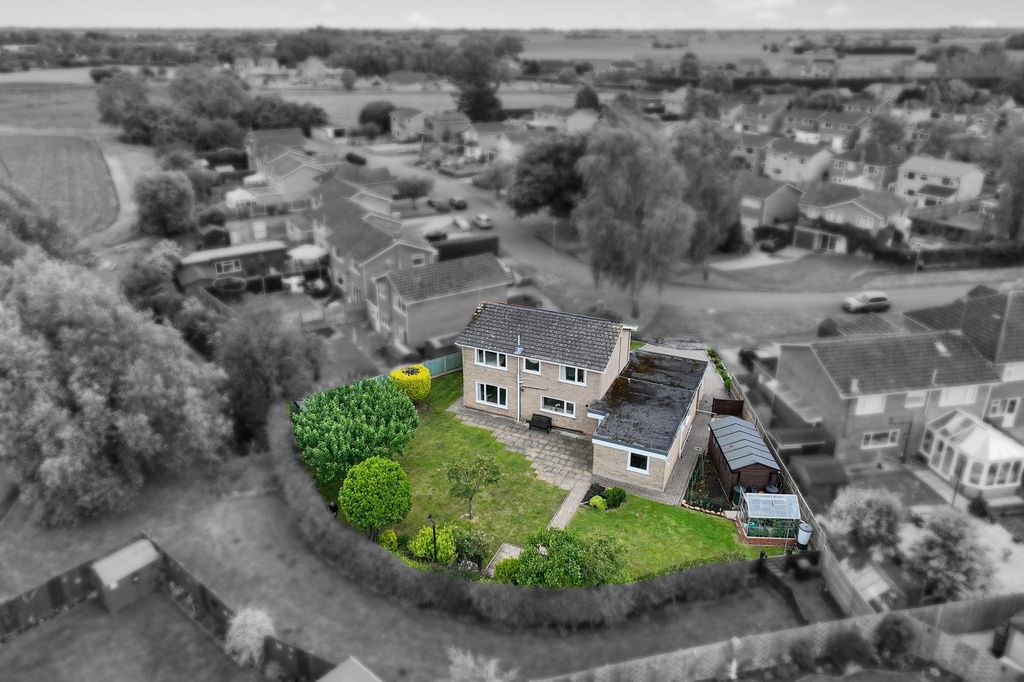 Property photo 2 of 35