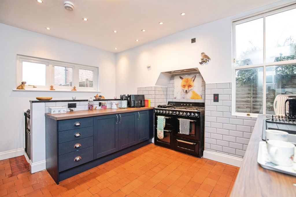 Property photo 3 of 19