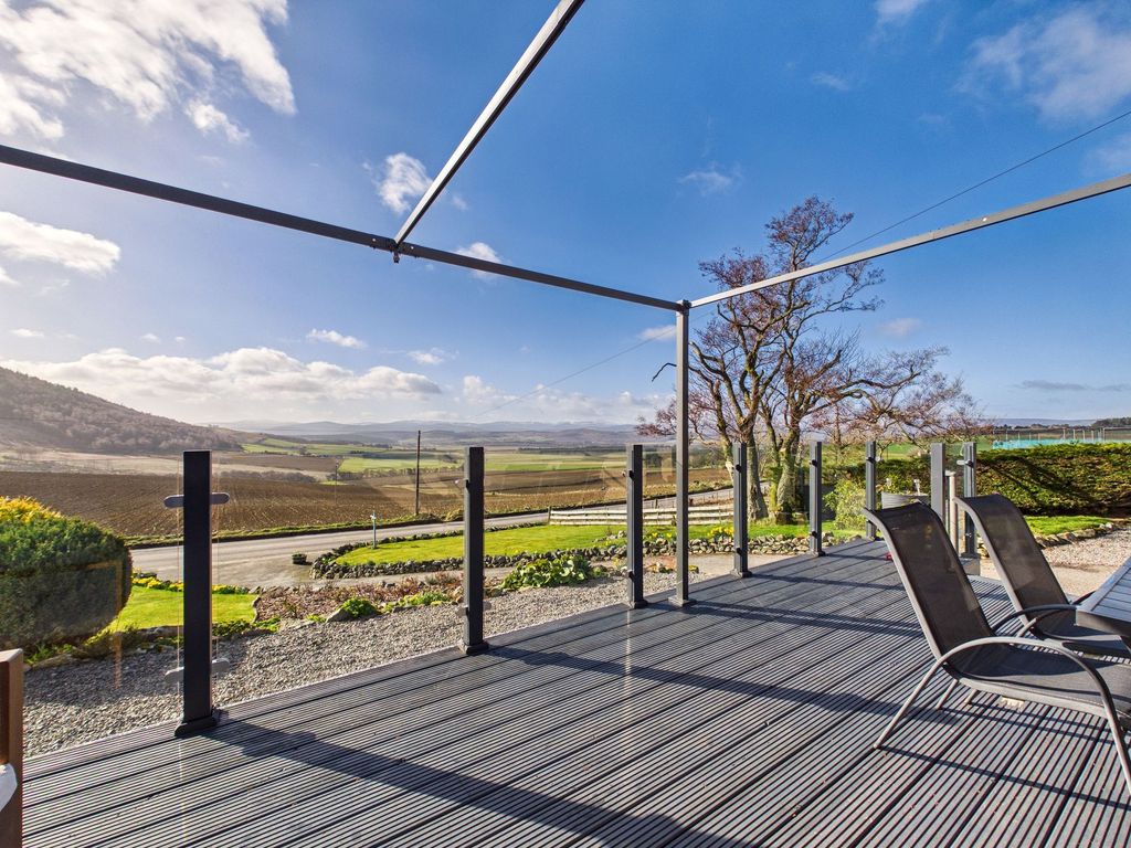 Property photo 2 of 40