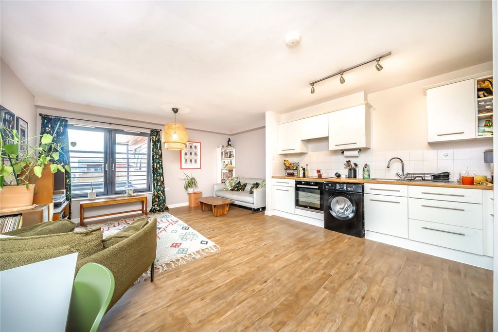 Property photo 1 of 22 Kitchen/Living