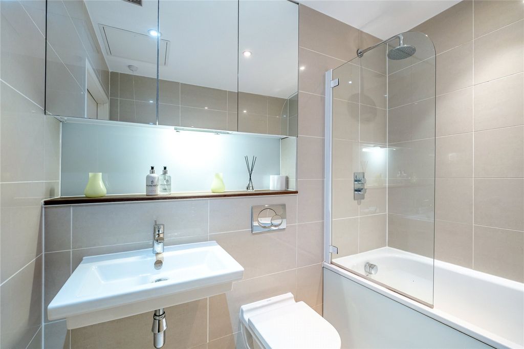 Property photo 2 of 18 Picture No. 14