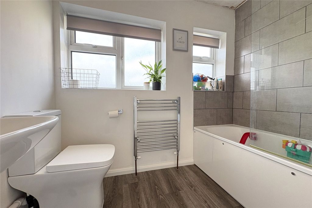 Property photo 3 of 16 Picture No. 10