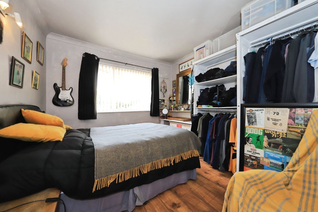 Property photo 2 of 17 Photo