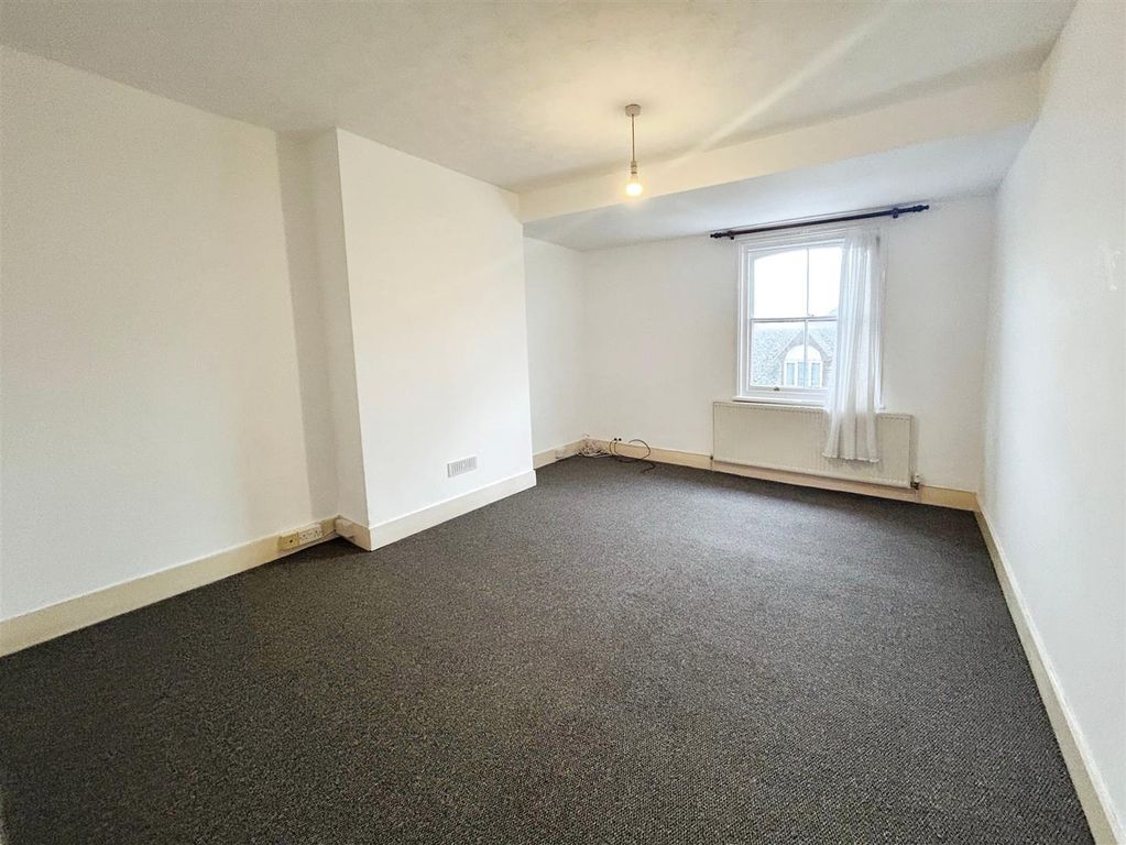 Property photo 2 of 7 05666919-Image00001.Jpeg