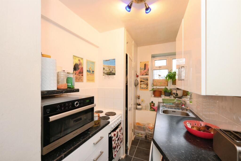 Property photo 3 of 5