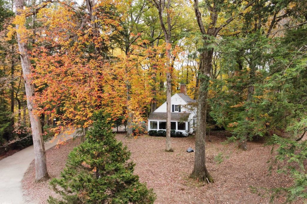 Property photo 1 of 3