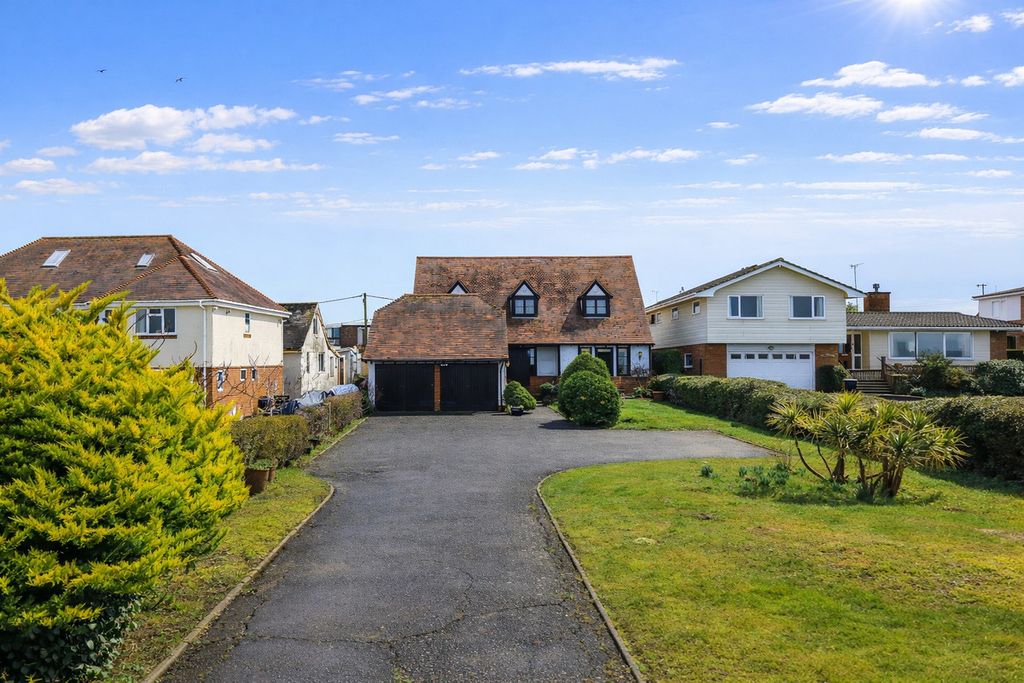 Property photo 2 of 33