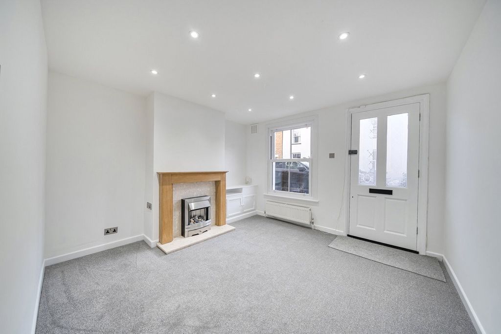 Property photo 3 of 24 Picture No. 15