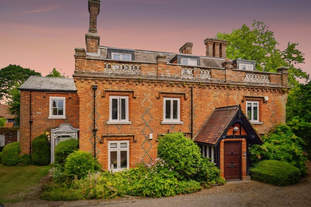 Property photo 3 of 21