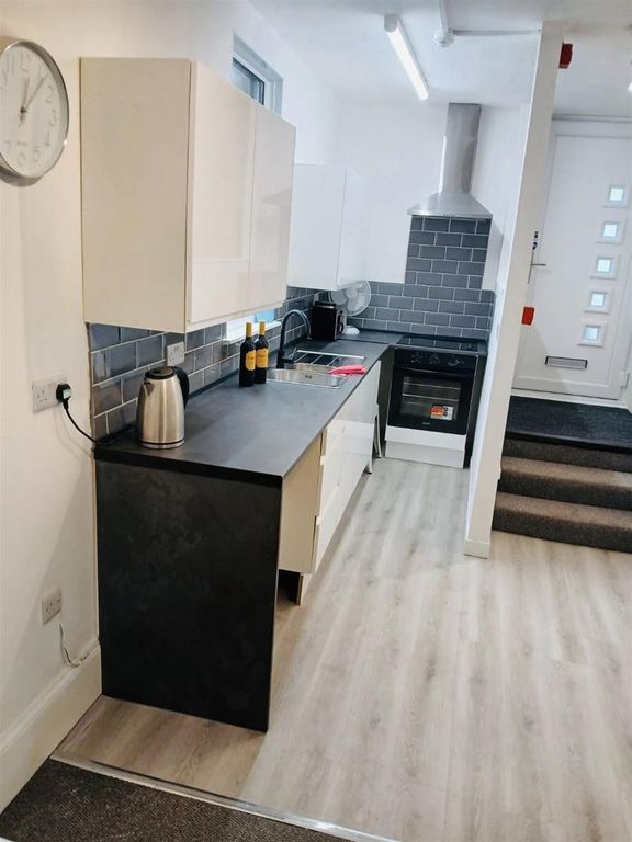 Property photo 1 of 23 Reception Hallway