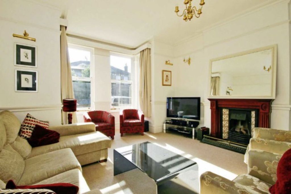 Property photo 2 of 9