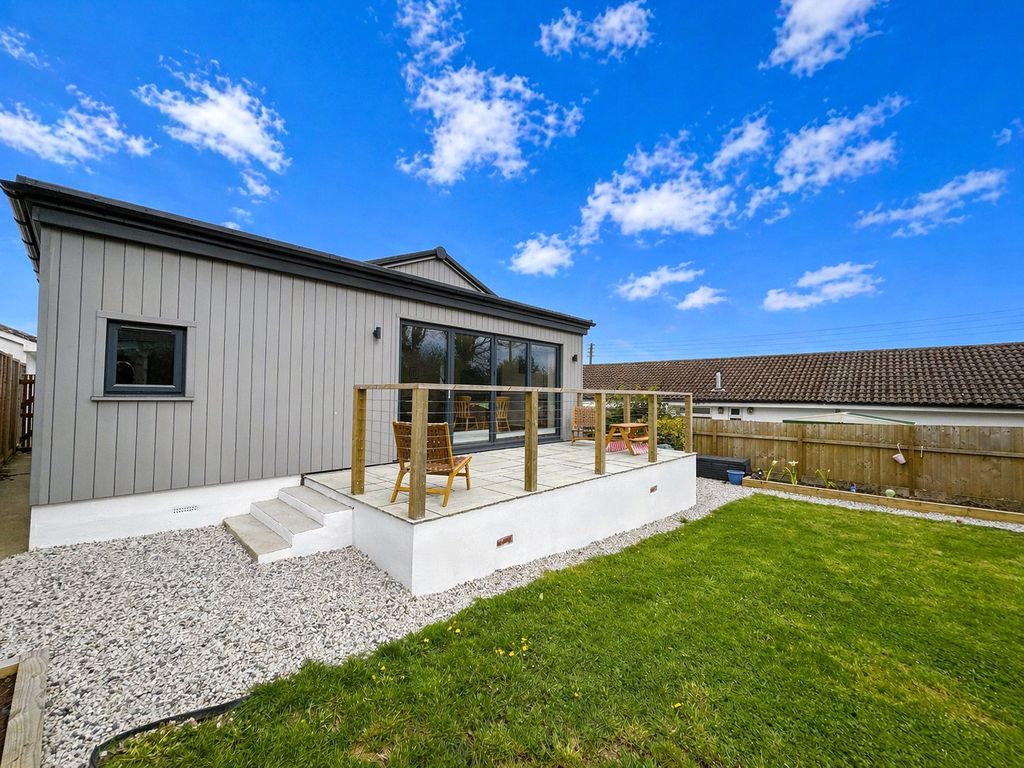 Property photo 1 of 17 1 - Picture No. 01