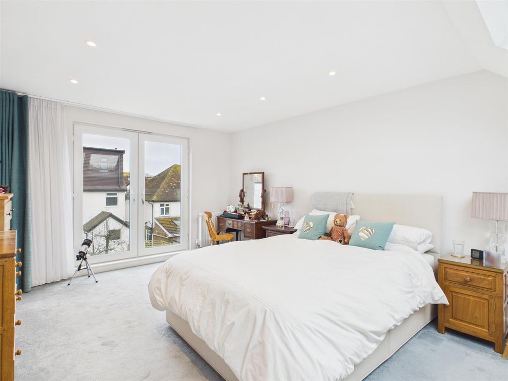 Property photo 3 of 25 Master Bedroom Shot 3