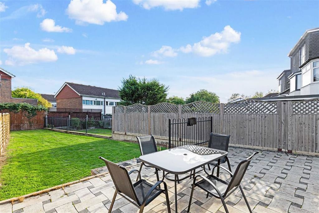 Property photo 3 of 9