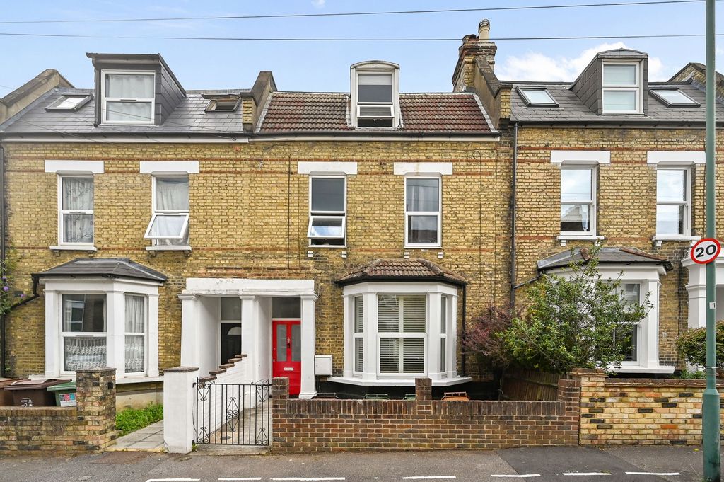 Property photo 1 of 11