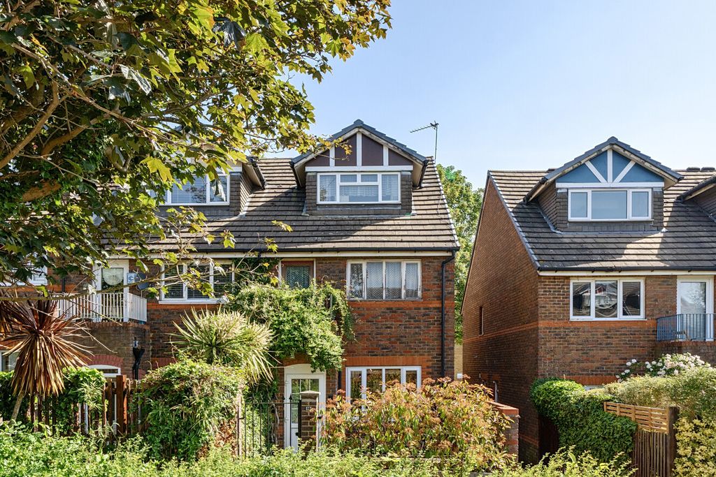 Property photo 1 of 13 1468153-2-6A18068...