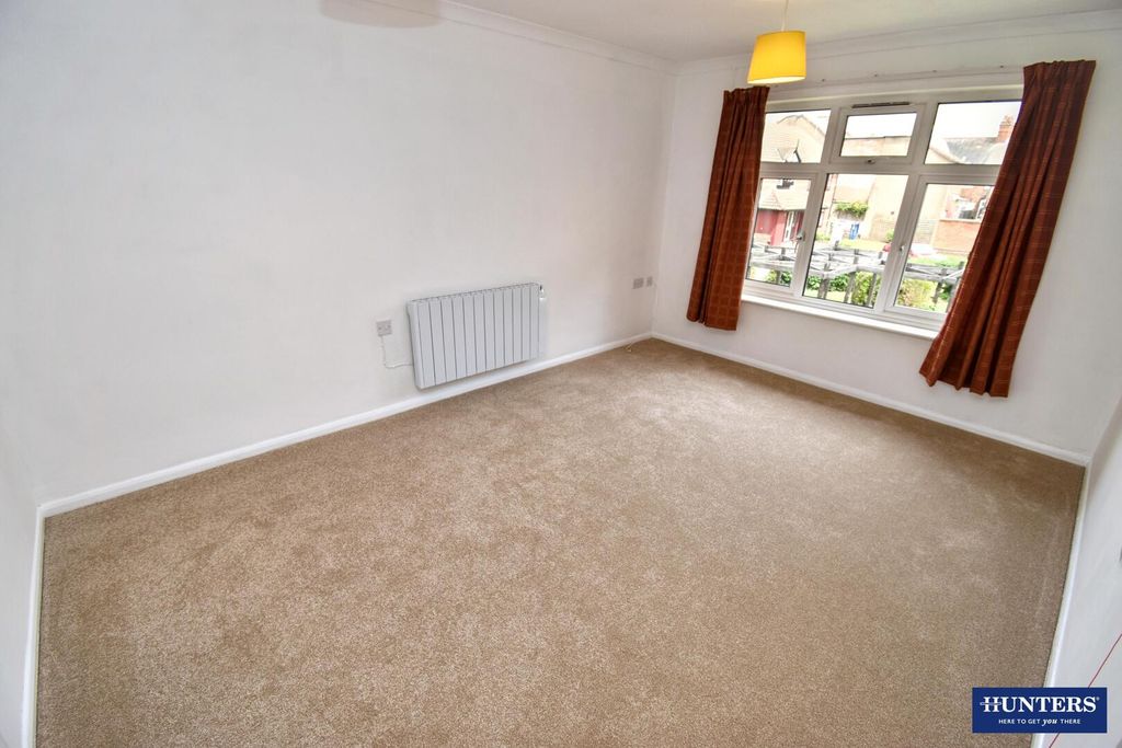Property photo 2 of 15 Living Room
