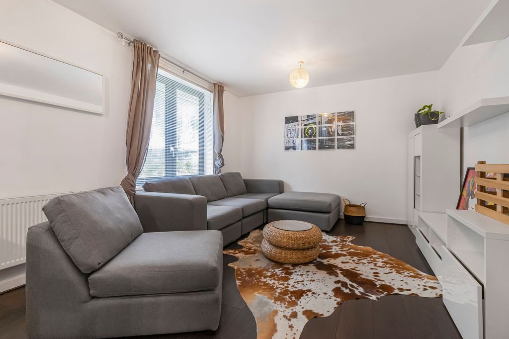 Property photo 3 of 12