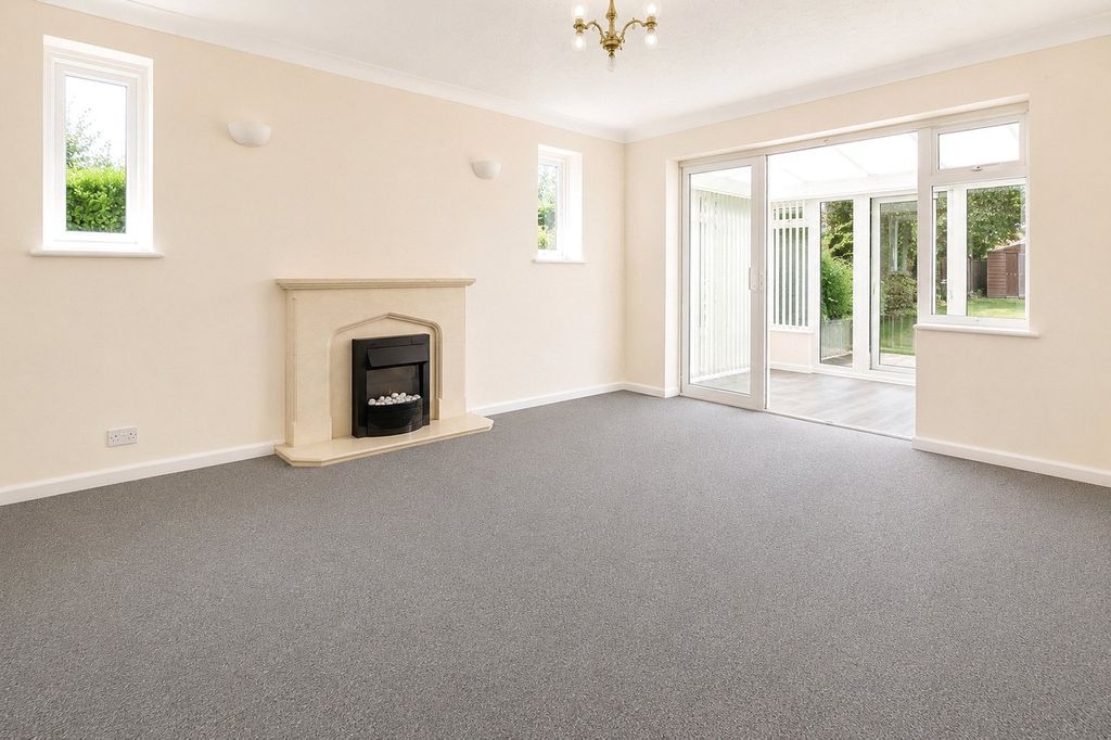 Property photo 2 of 14 Picture No. 12