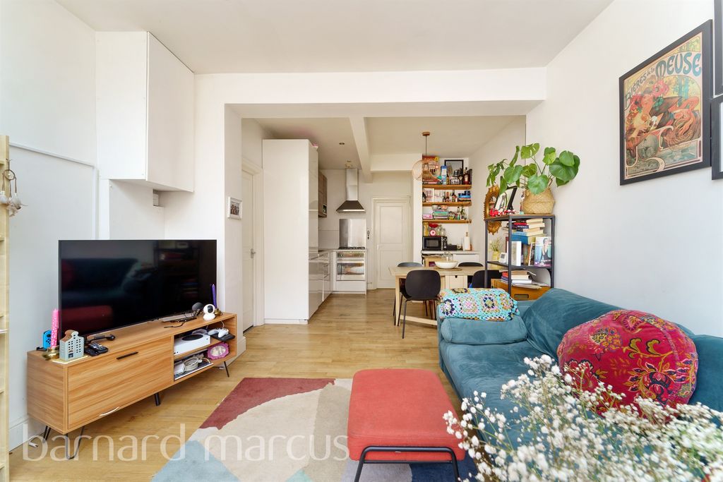 Property photo 3 of 8