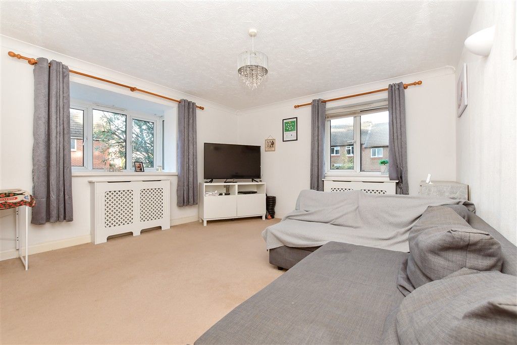 Property photo 1 of 6 Lounge