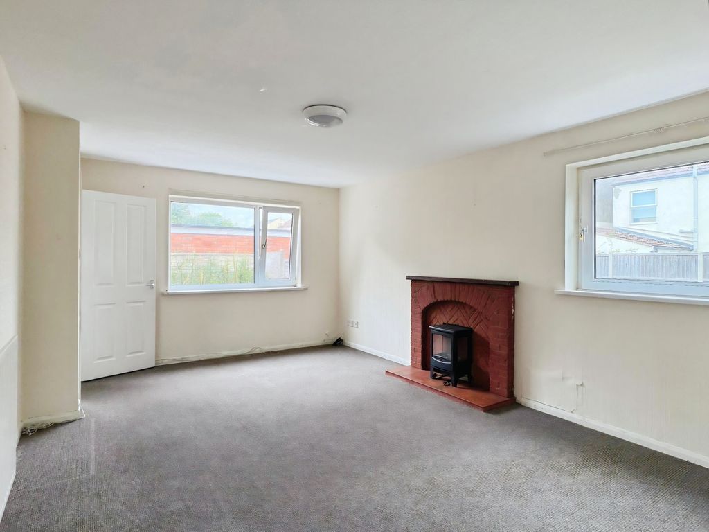 Property photo 2 of 11 Image