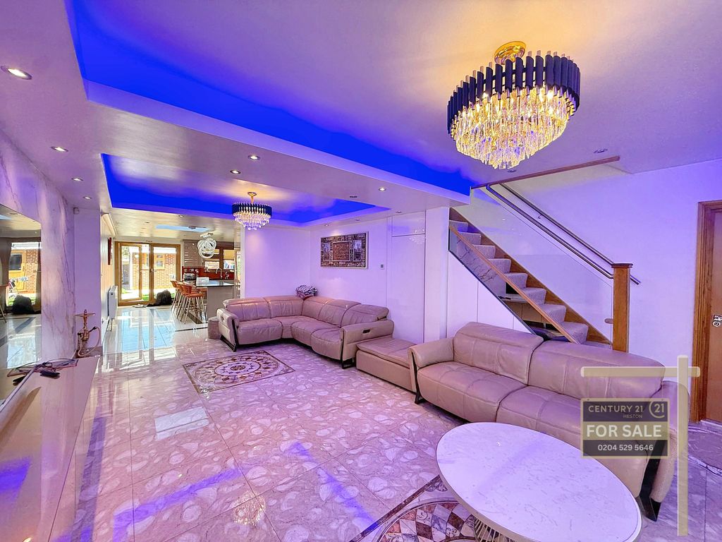 Property photo 2 of 22