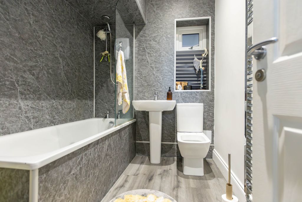 Additional image 8 of 2 bed flat for saleGladstone Street, Leven KY8