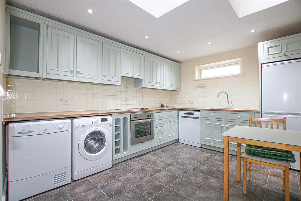 Property photo 2 of 12 Img_2582 Kit.Jpg