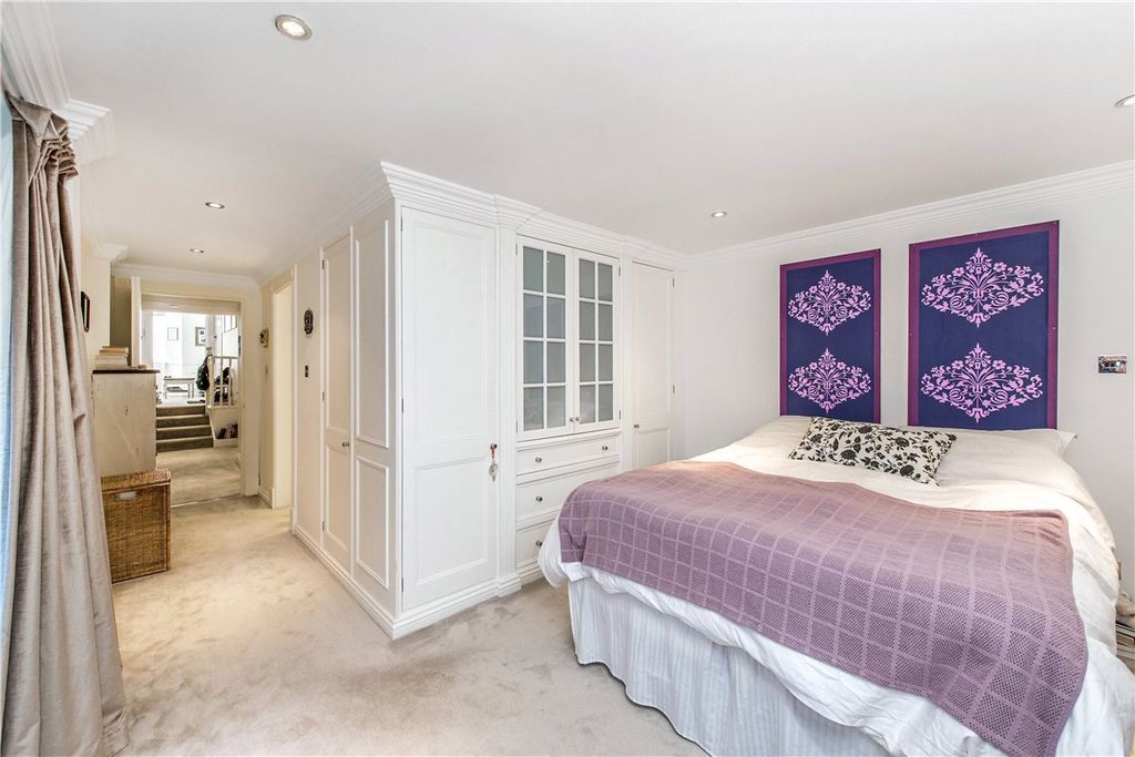 Property photo 3 of 16 Picture No. 12