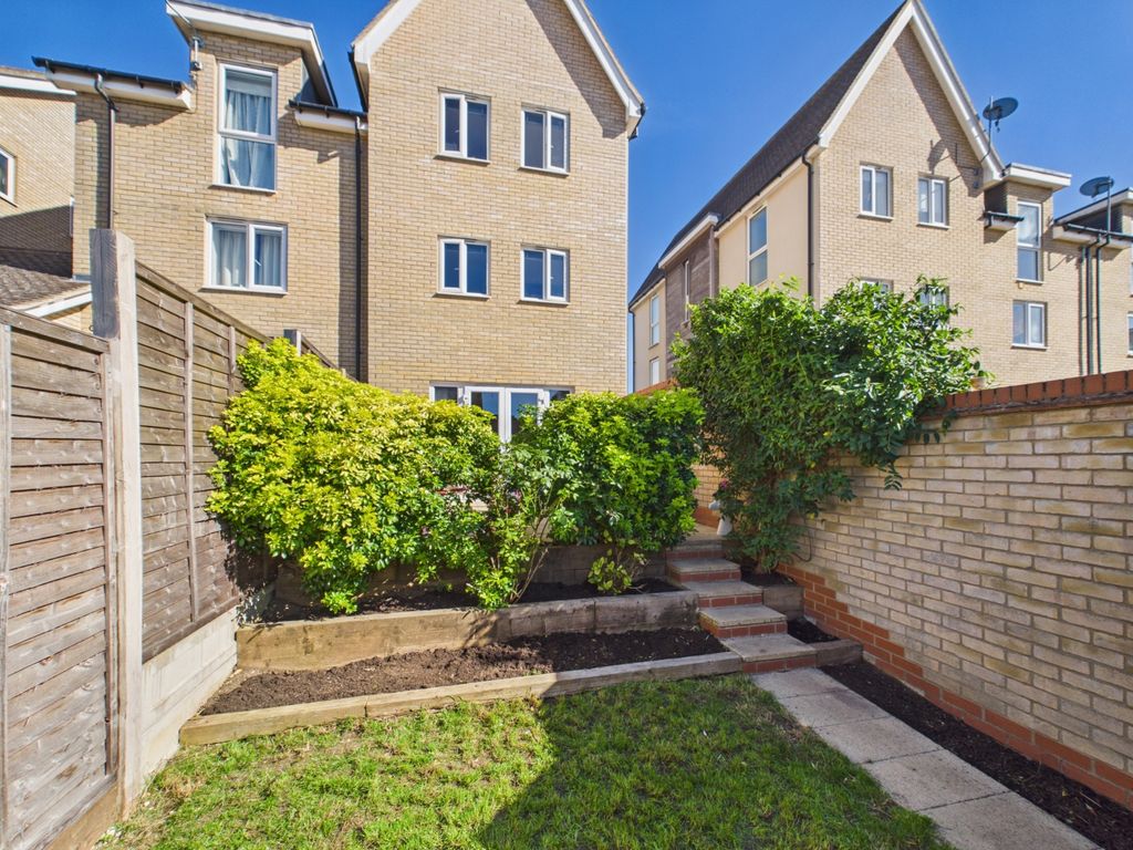 Property photo 3 of 27 Rear Garden