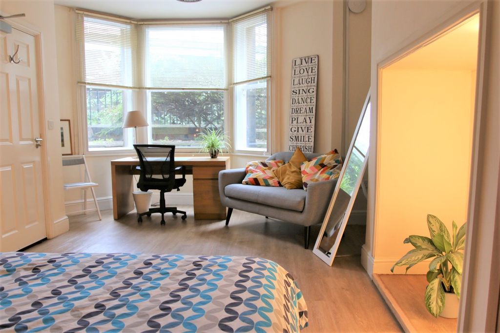 Property photo 2 of 20 Rm1_Bed