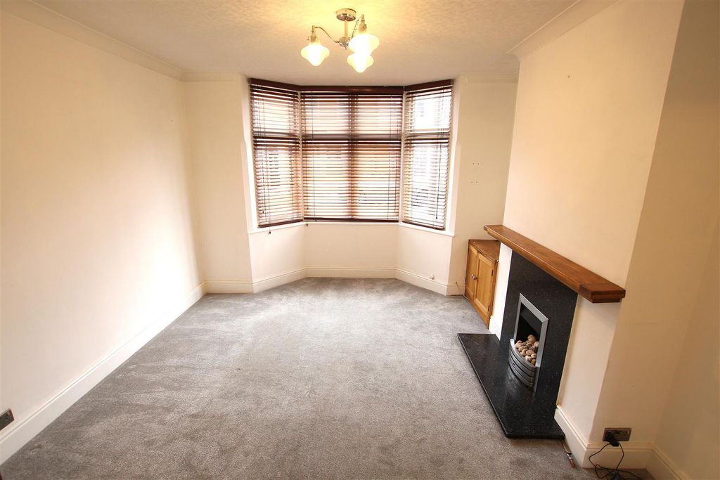 Property photo 3 of 14 Garrick 1.Jpg