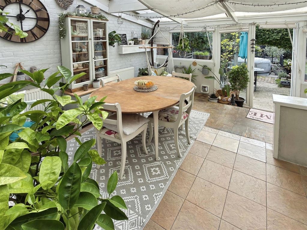 Property photo 2 of 26 Ferncotte (12).Jpg