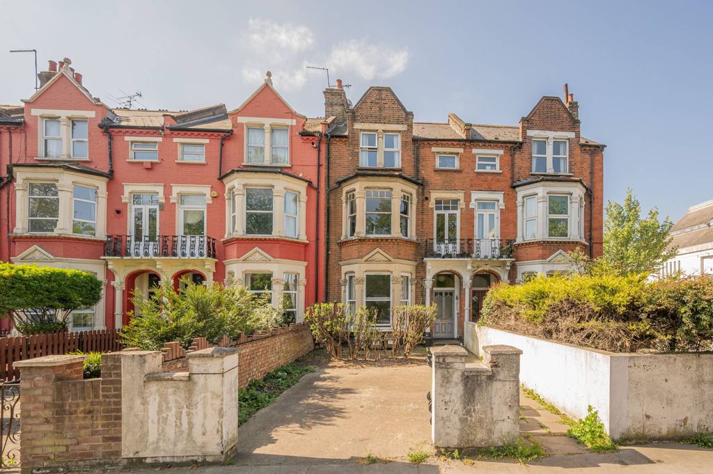 Property photo 2 of 10