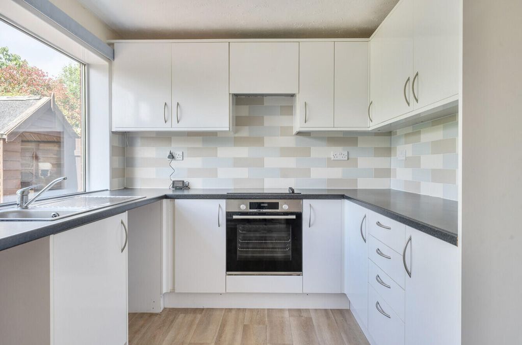 Property photo 2 of 16 Kitchen