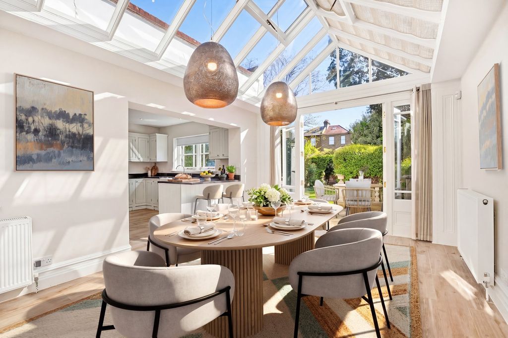 Property photo 1 of 15 Conservatory