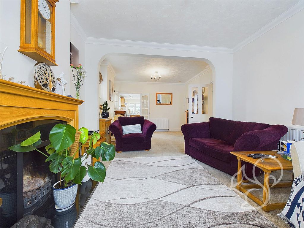 Property photo 2 of 23 Living Room