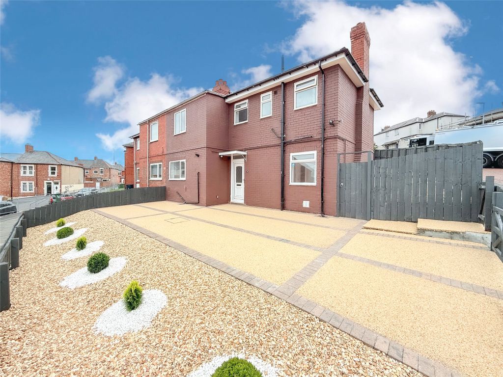 Property photo 1 of 16 External