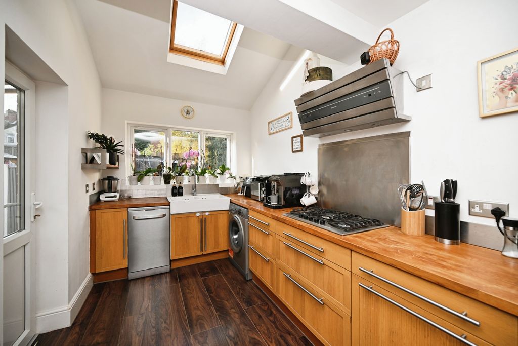 Property photo 2 of 19