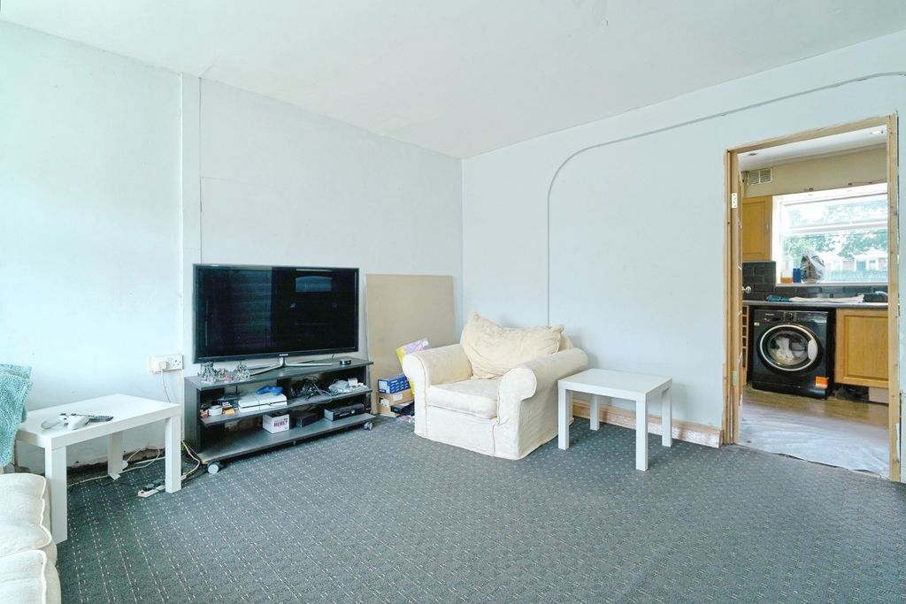 Property photo 3 of 15