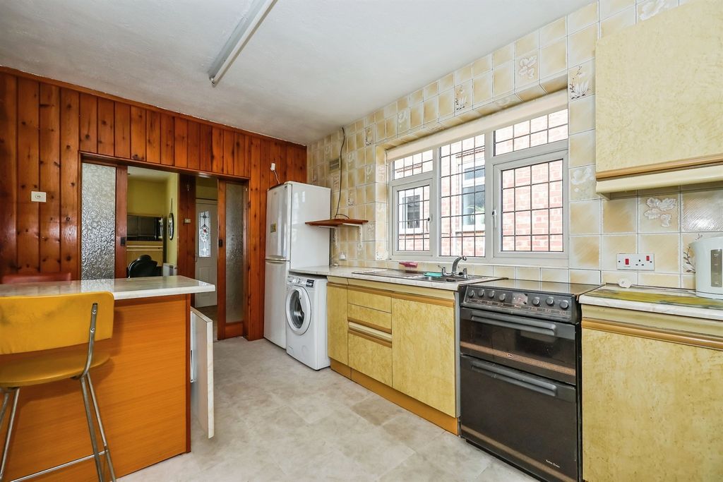 Property photo 3 of 17
