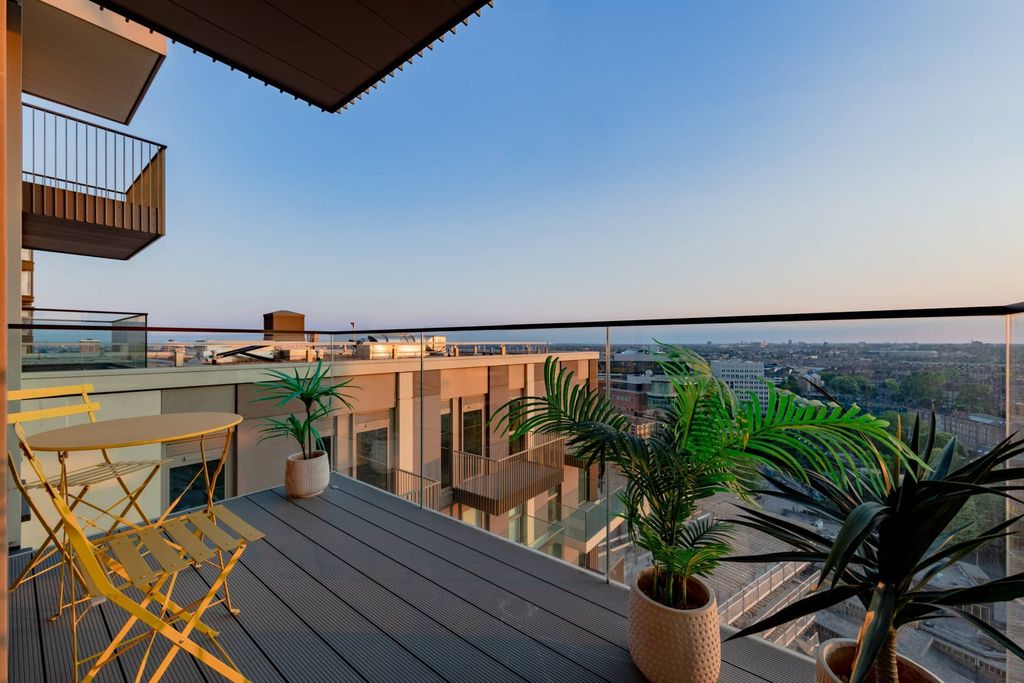 Property photo 3 of 13 The Acer Apartments Plot F1705 - Image 3