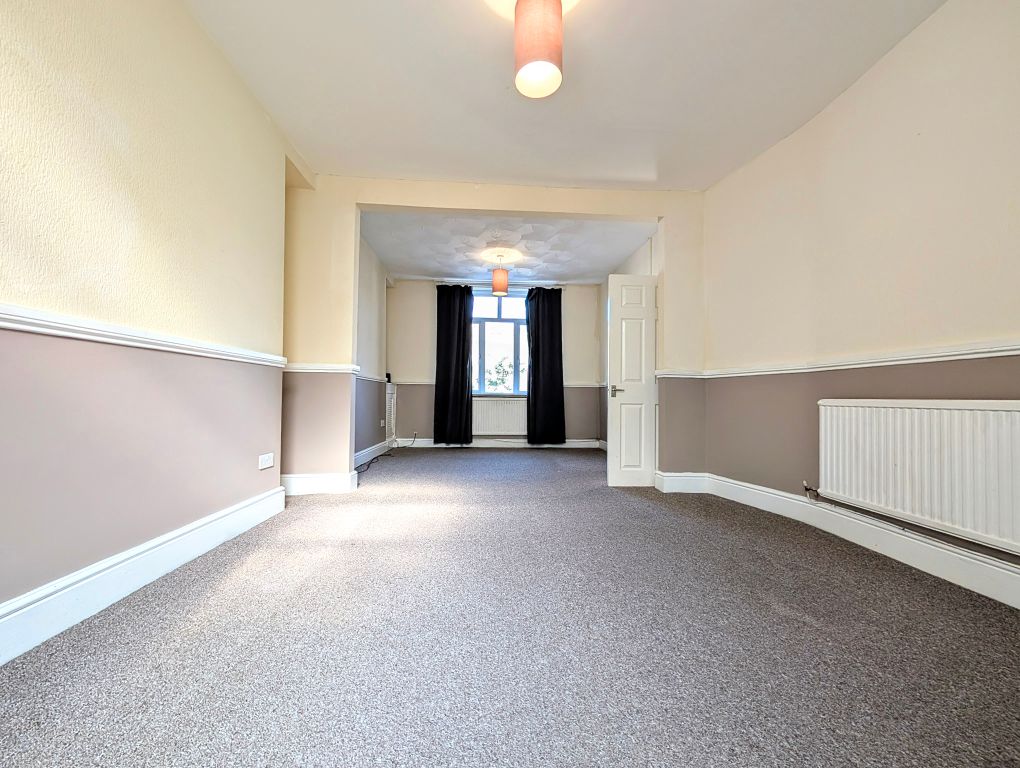 Property photo 2 of 8 Balcony