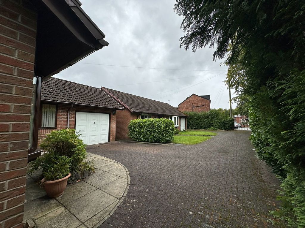 Property photo 2 of 37