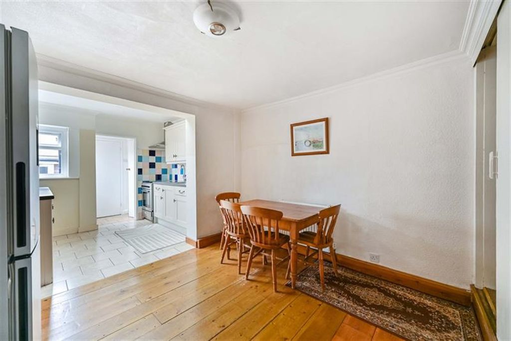 Property photo 3 of 9 Dining Room