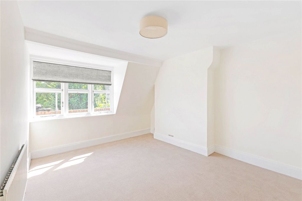 Property photo 3 of 7 Bedroom