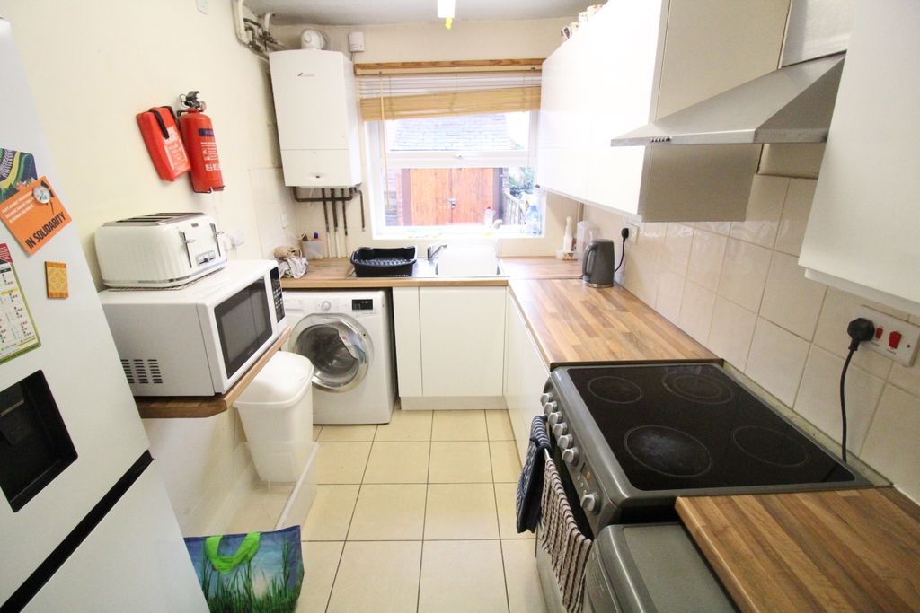 Property photo 2 of 3 4 Evelyn Street