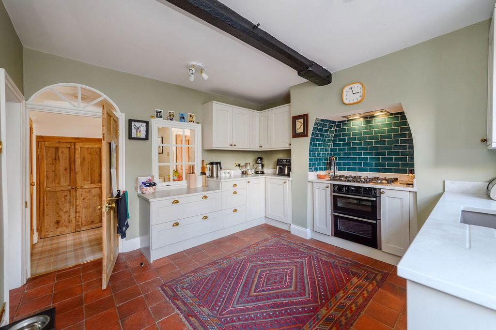 Property photo 3 of 34