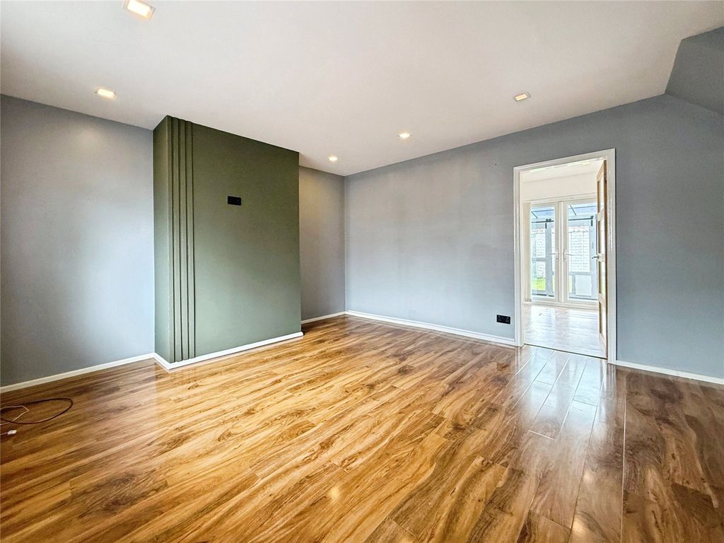 Property photo 2 of 14 Living Room